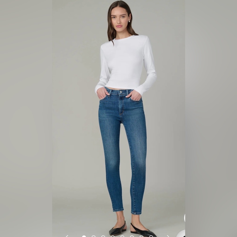 Joe's Jeans THE CHARLIE
HIGH RISE SKINNY
